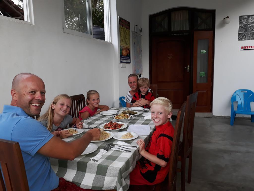 Anna Tourist Inn Negombo Dış mekan fotoğraf